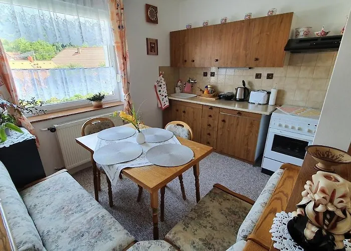 Apartament Complete Living With A Garden Mochtin